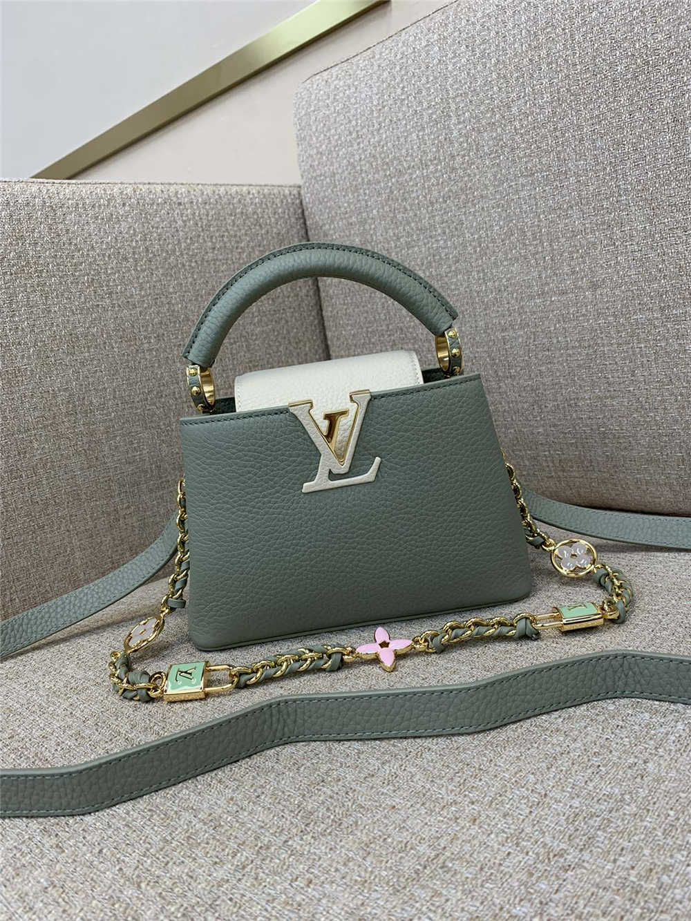 Louis Vuitton CAPUCINES  M24471  size：21x14x8cm 2025 new 